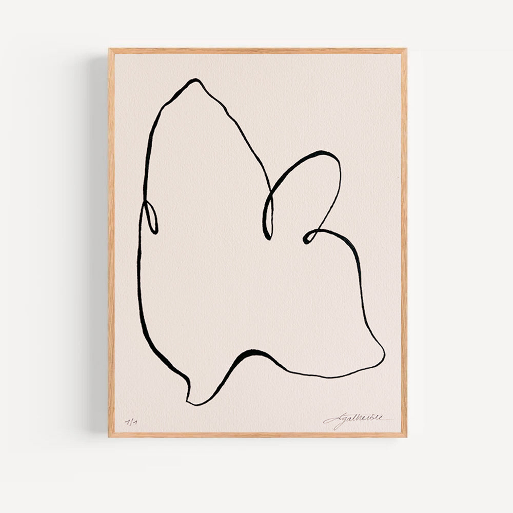 Cette œuvre d’art minimaliste originale s’adresse aux amateurs de décoration intérieure contemporaine, de pièces uniques et d’art fait main. Elle s’intègre parfaitement dans un intérieur moderne, épuré ou wabi-sabi, et constitue une œuvre murale idéale pour sublimer un salon, une chambre ou un espace de vie raffiné.
Œuvre minimaliste originale faite main
Pièce unique – art contemporain haut de gamme
Encre de Chine sur papier d’art
Signée et numérotée par l’artiste
Certificat d’authenticité inclus