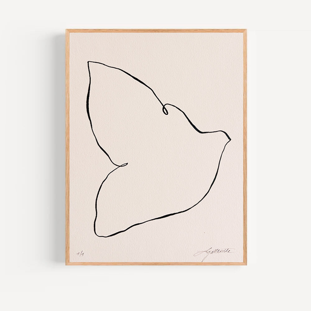 Œuvre originale unique – réalisée à la main
Signature artistique distinctive (colombe minimaliste)
Signée et numérotée à la main
Certificat d’authenticité inclus
Idéale pour une décoration intérieure élégante et épurée

œuvre minimaliste originale
art contemporain
décoration intérieure minimaliste
œuvre de collection
pièce unique haut de gamme